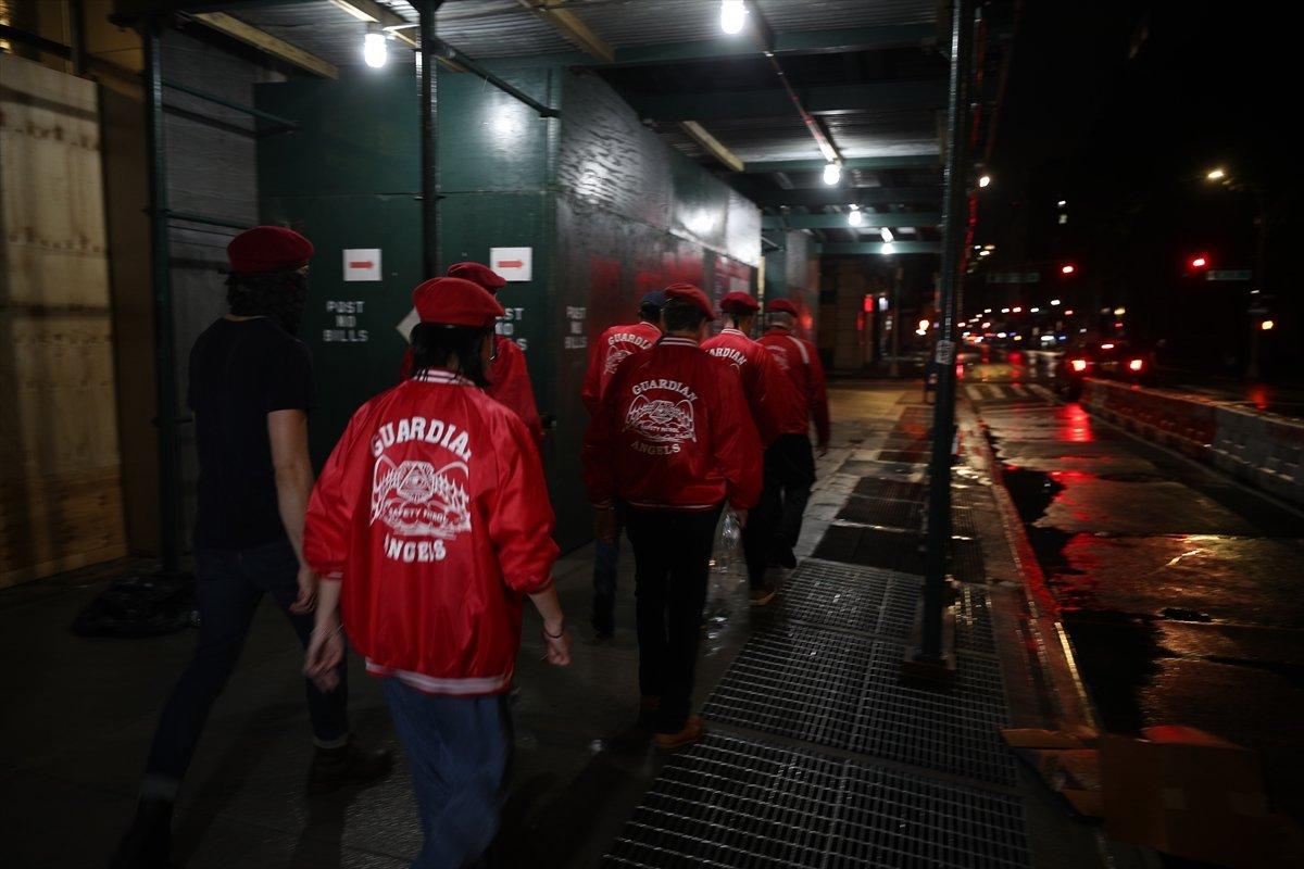 New York'ta 'Koruyucu melekler' yağmalara karşı nöbette