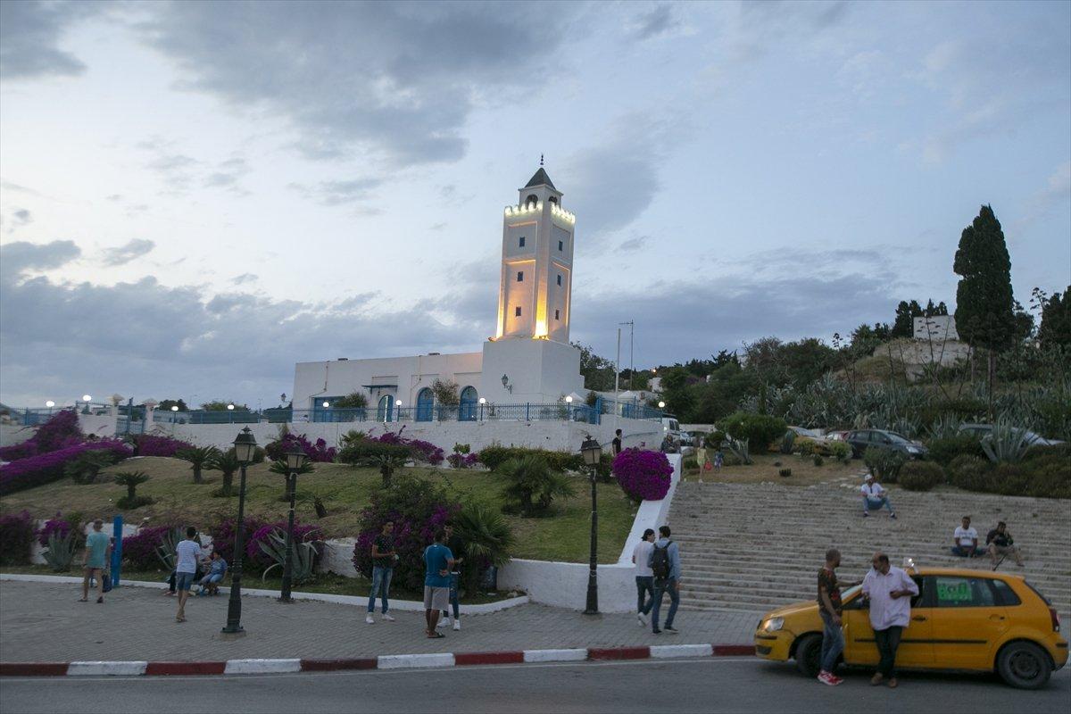 Tunus'ta da normalleşme başladı