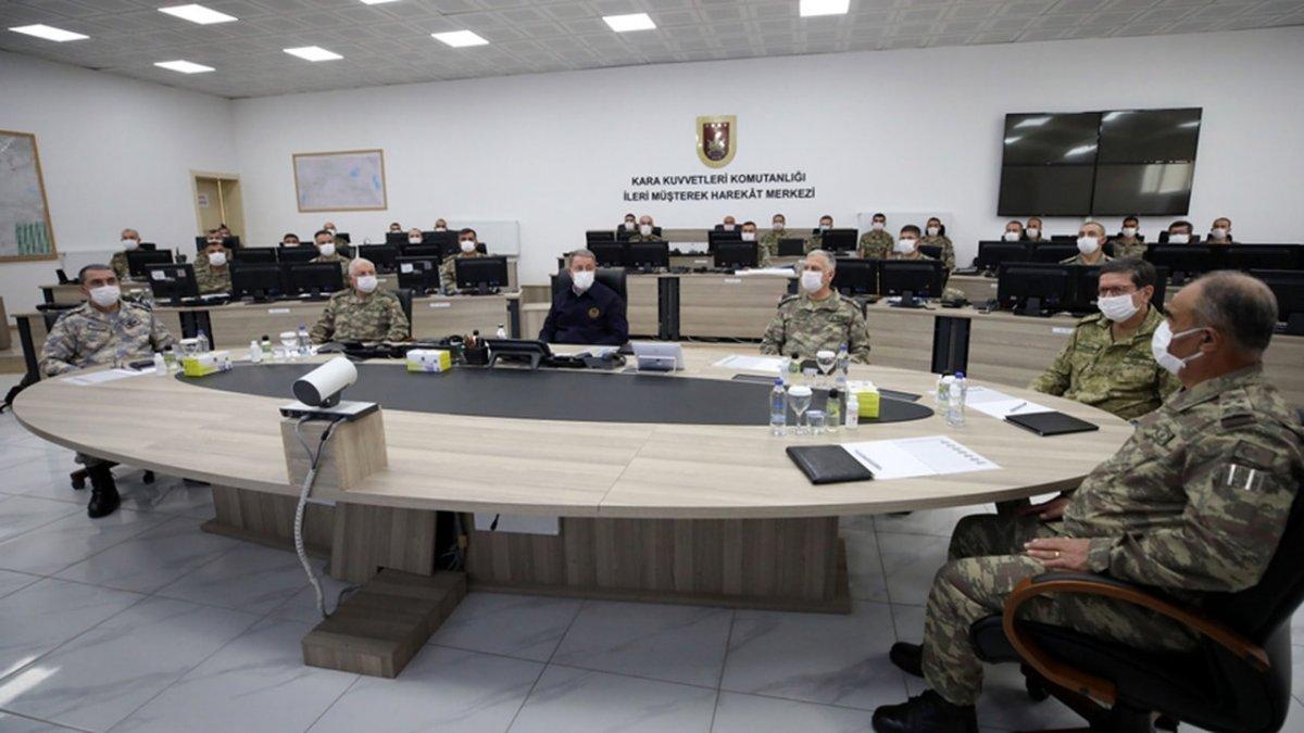 Cumhurbaşkanı Erdoğan, kuvvet komutanlarıyla görüştü