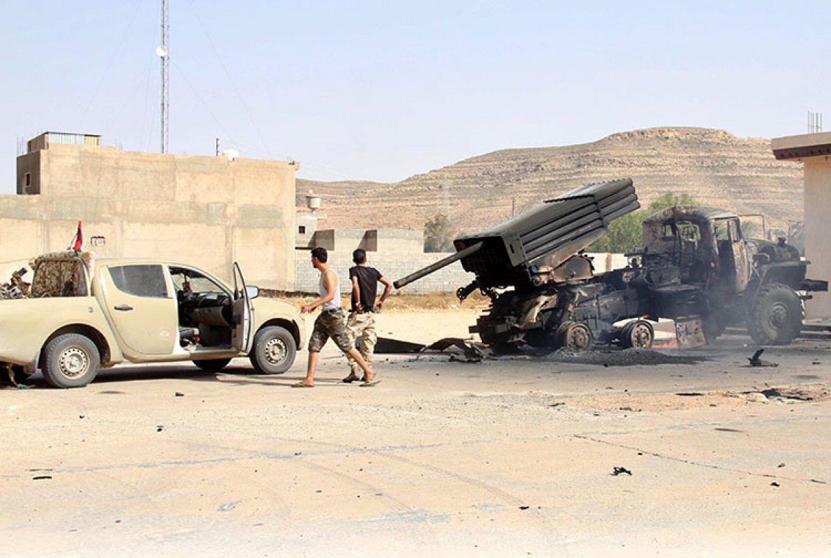 BAE'nin Hafter'e yolladığı silahlar yakalandı