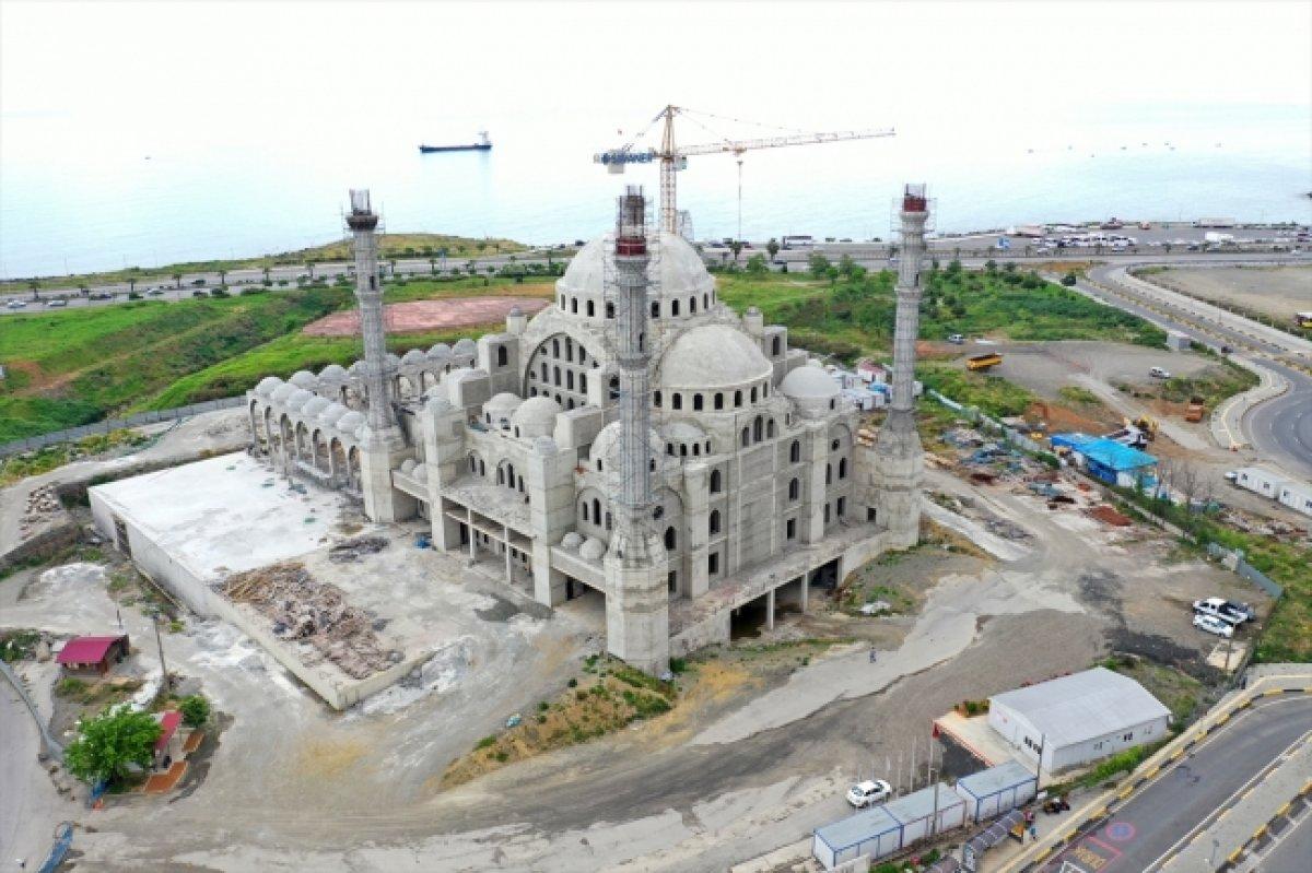 Doğu Karadeniz'in en büyük cami ve külliyesi yükseliyor
