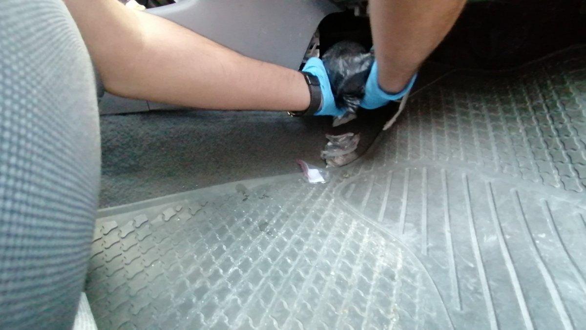 Manisa'da durdurulan araçta yüzlerce tarihi eser bulundu