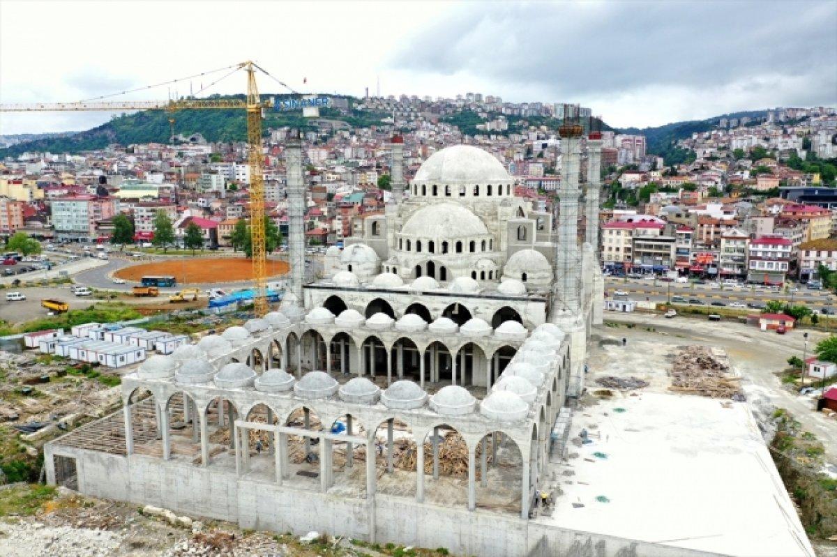 Doğu Karadeniz'in en büyük cami ve külliyesi yükseliyor