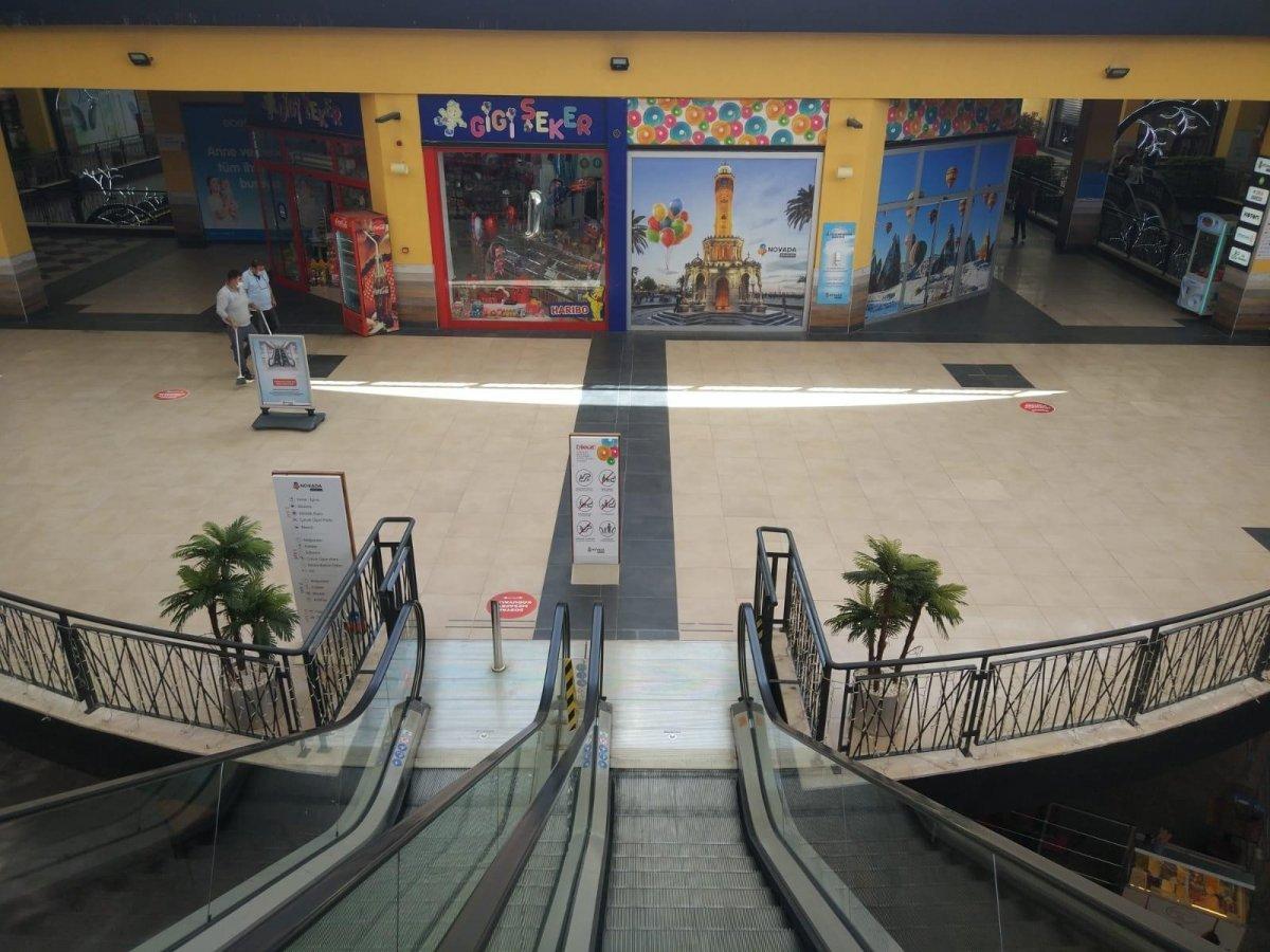 İzmir'de, eşiyle tartışan adam 3 kişiyi bıçakladı