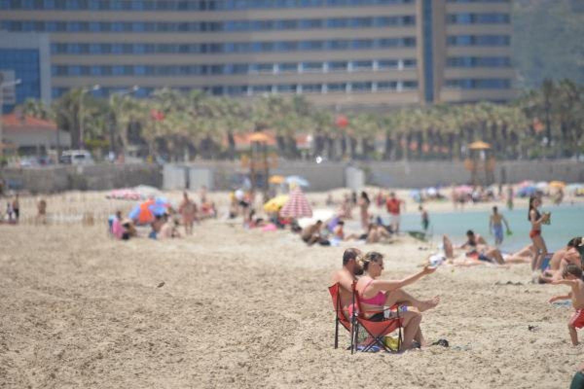 İzmir'de hafta sonu plajlar doldu