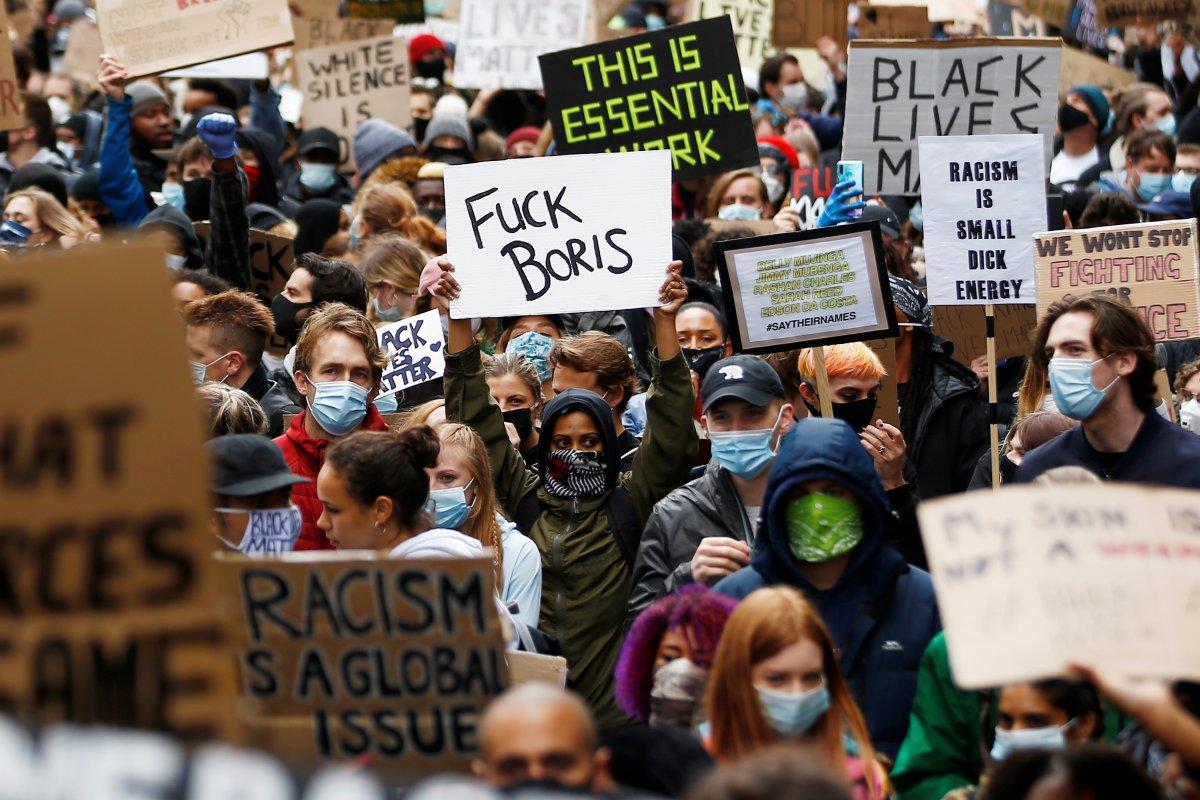 Londra'da yüz binler George Floyd için sokaklarda