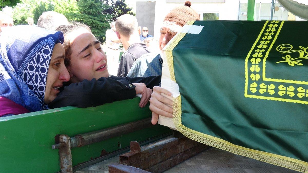 Platonik aşığı tarafından öldürülen kadın, defnedildi