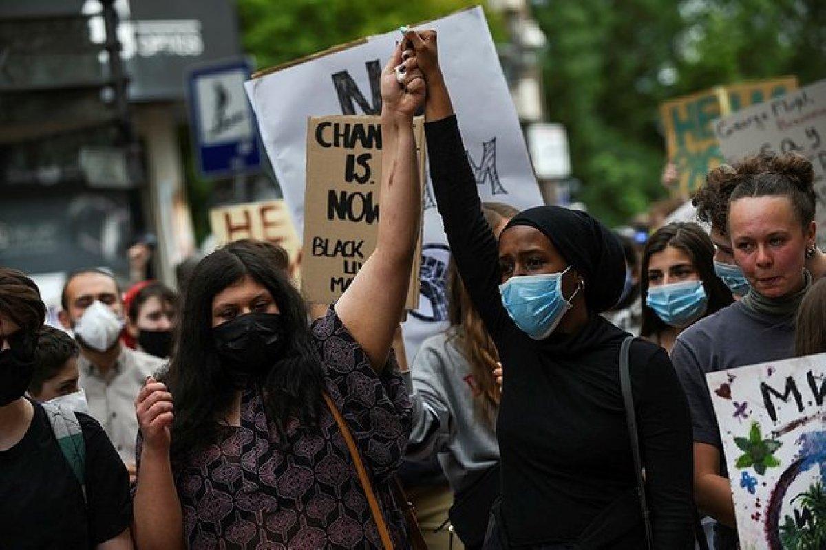 Bulgaristan'da da protestolar başladı