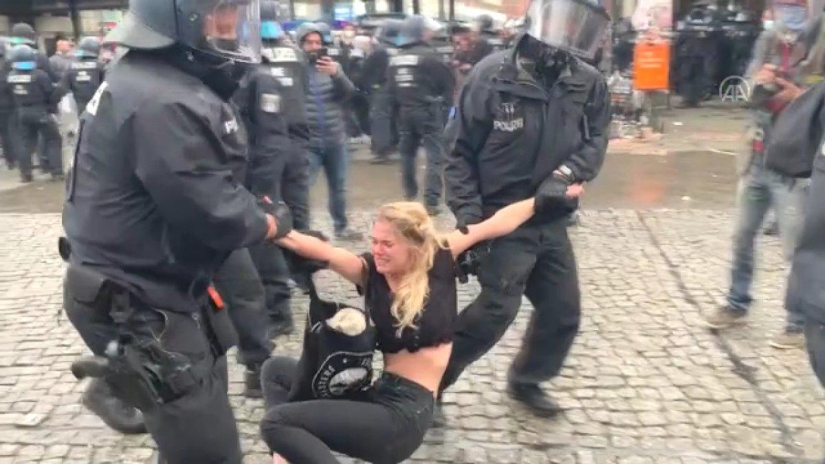 Almanya'da protestolara katılım arttı