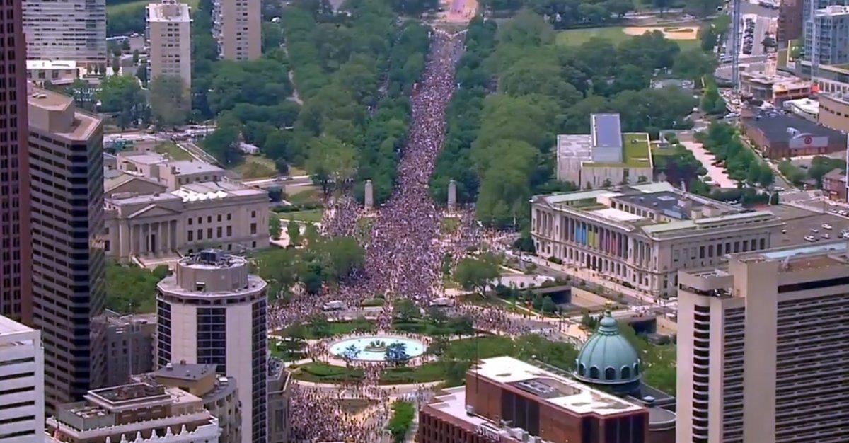 Dünya genelinde Floyd gösterileri devam ediyor