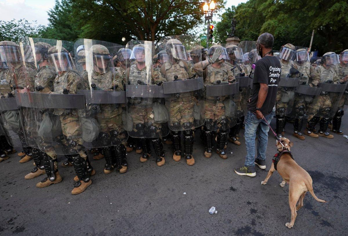 Trump'ın 10 bin asker isteği Pentagon'un engeline takıldı