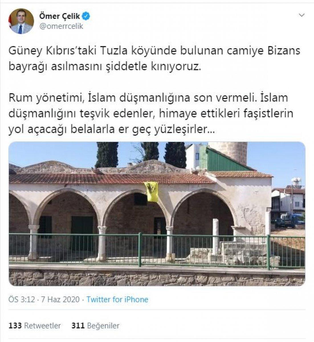 Rum Kesimi'ndeki camiye Bizans bayrağı astılar