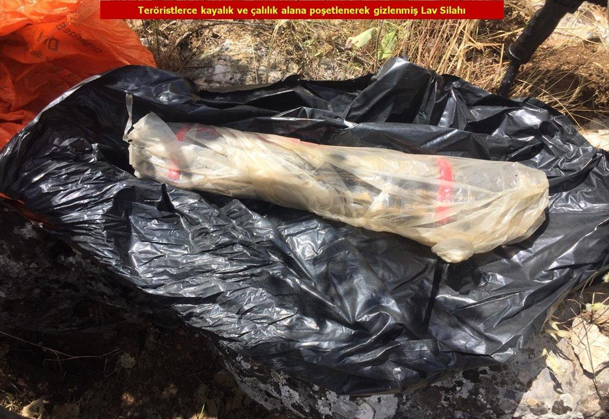 Diyarbakır'da 110 kilo esrar, 330 bin kök kenevir bulundu