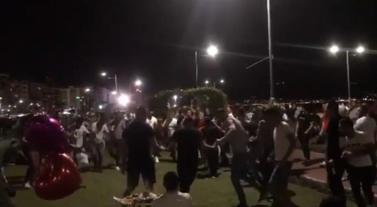 İzmir Kordon'da halay çekenler araştırılıyor