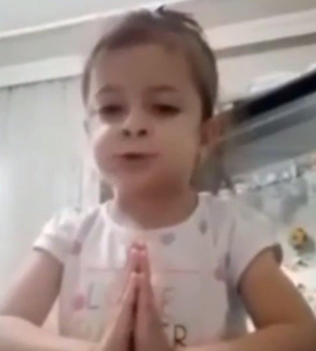 Kötü yorumlara kızan minik YouTuber