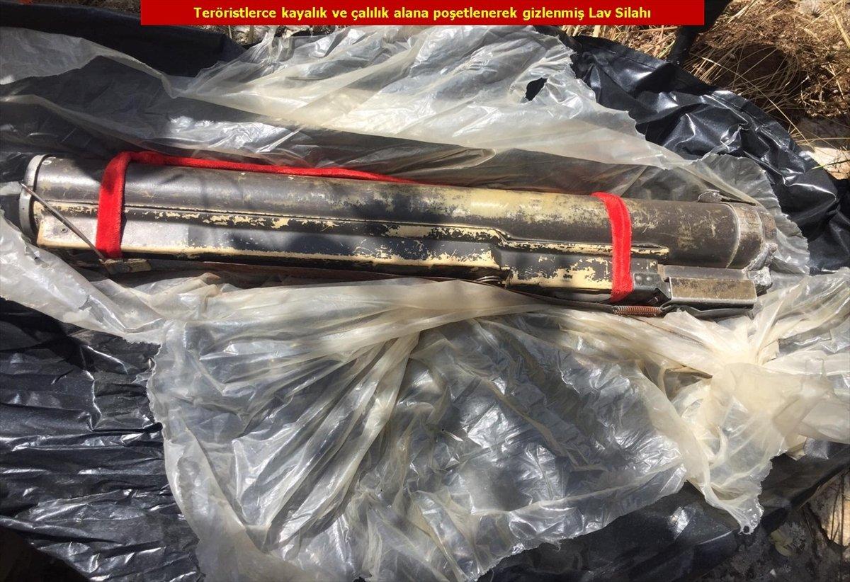 Diyarbakır'da 110 kilo esrar, 330 bin kök kenevir bulundu