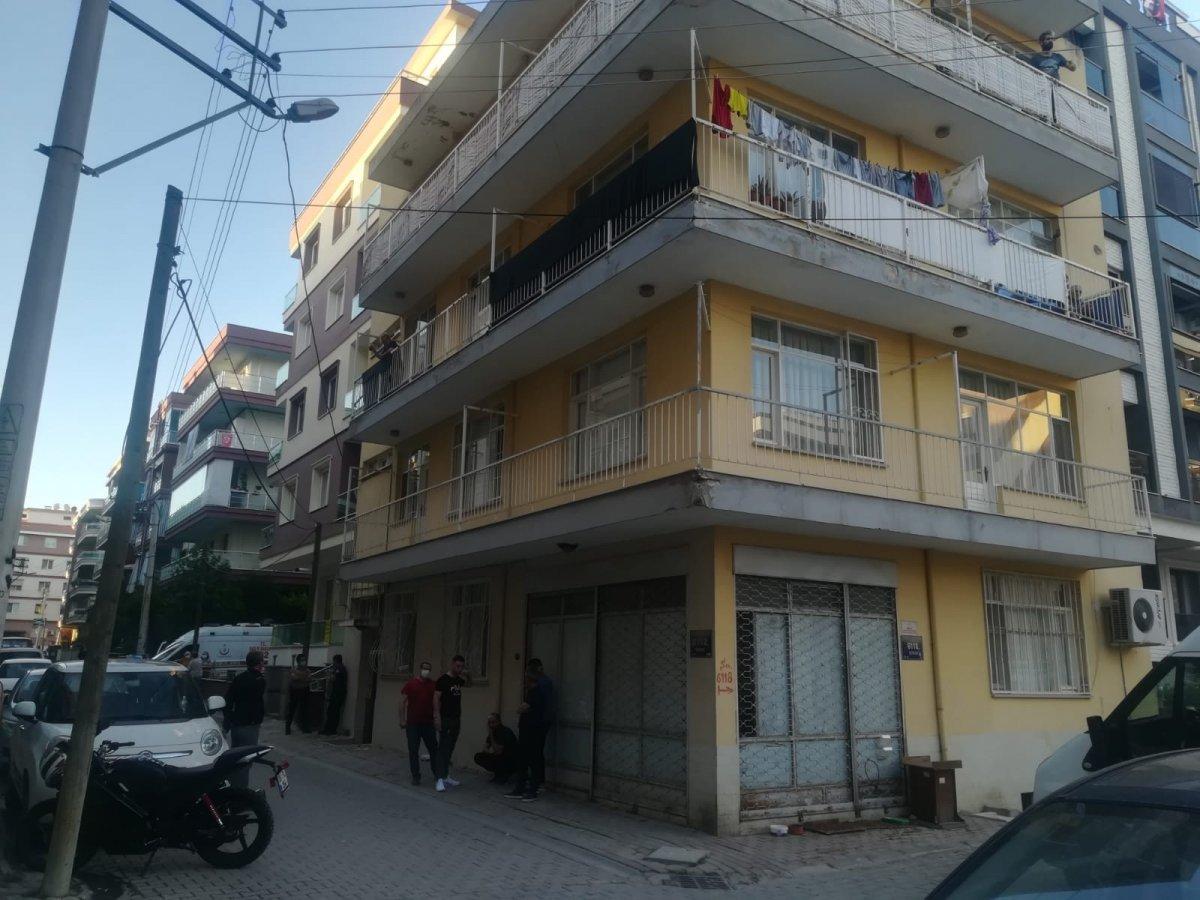 İzmir’de karısını bıçaklayarak öldüren şahıs tutuklandı