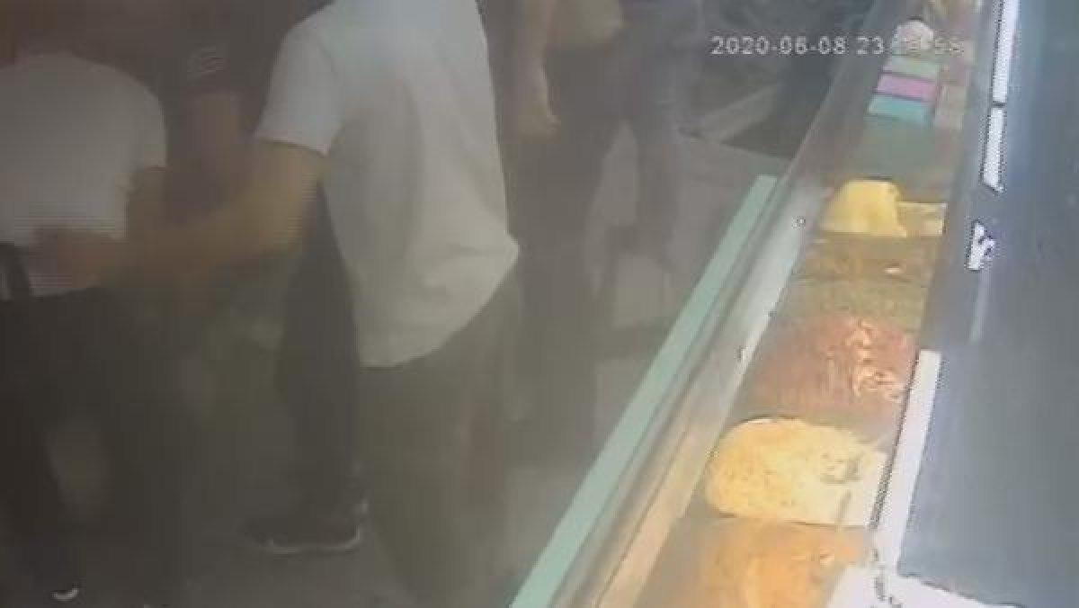 Ortaköy Kumpirciler Çarşısı'ndaki çökme anı