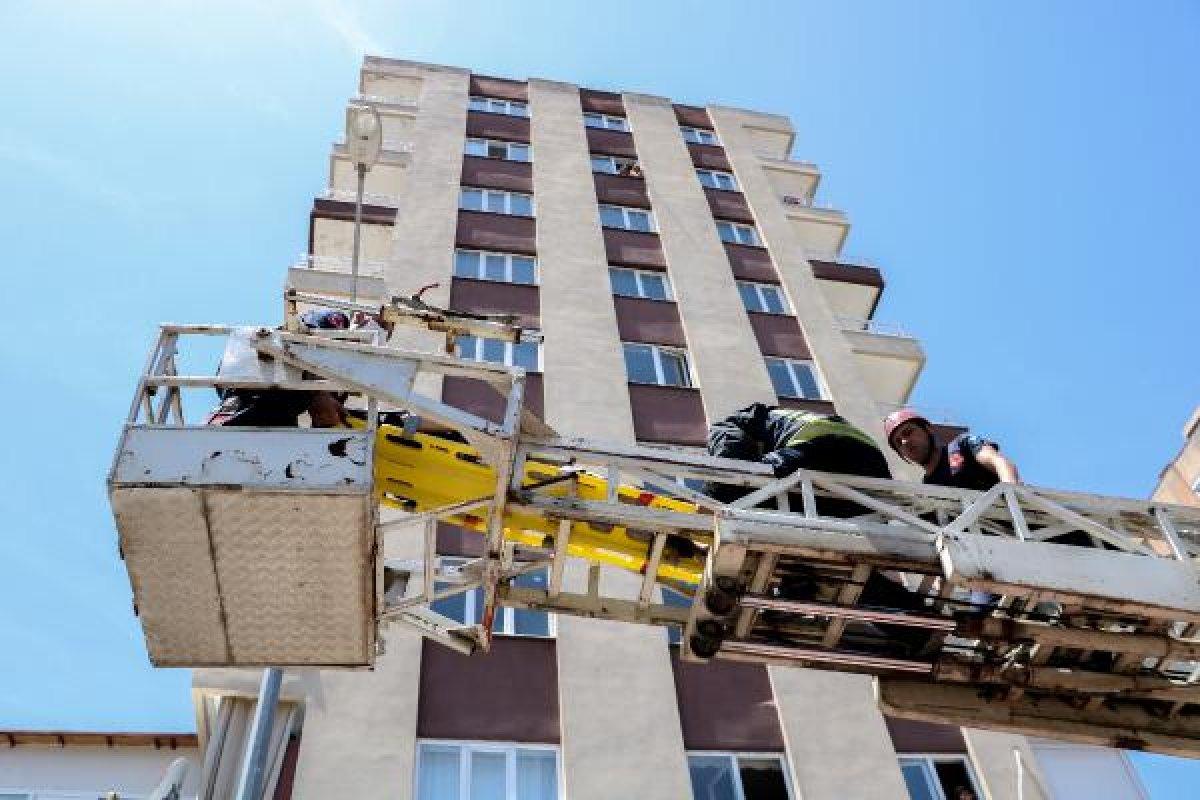 Antalya'da hamile kadın camdan düştü