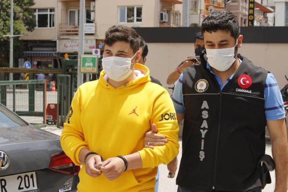 Çanakkale'de çaldığı altınları bozduramayınca, yakalandı