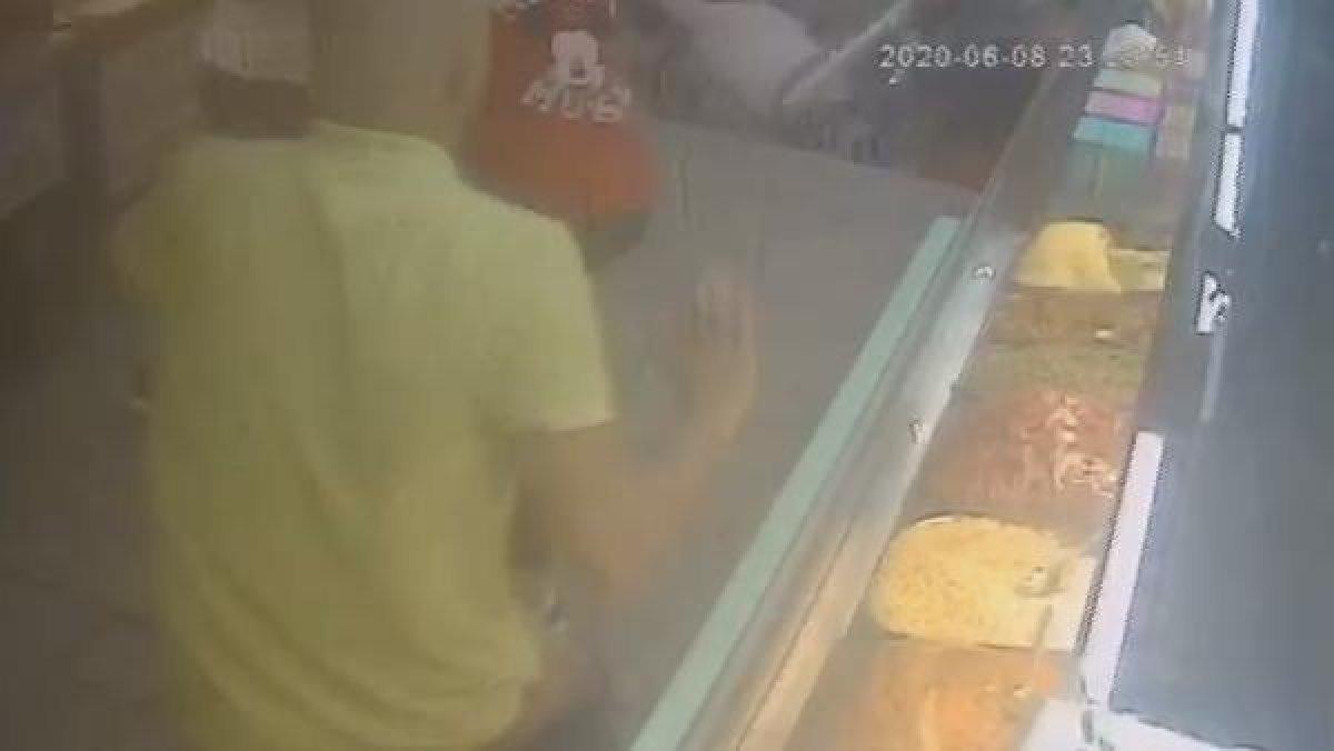 Ortaköy Kumpirciler Çarşısı'ndaki çökme anı