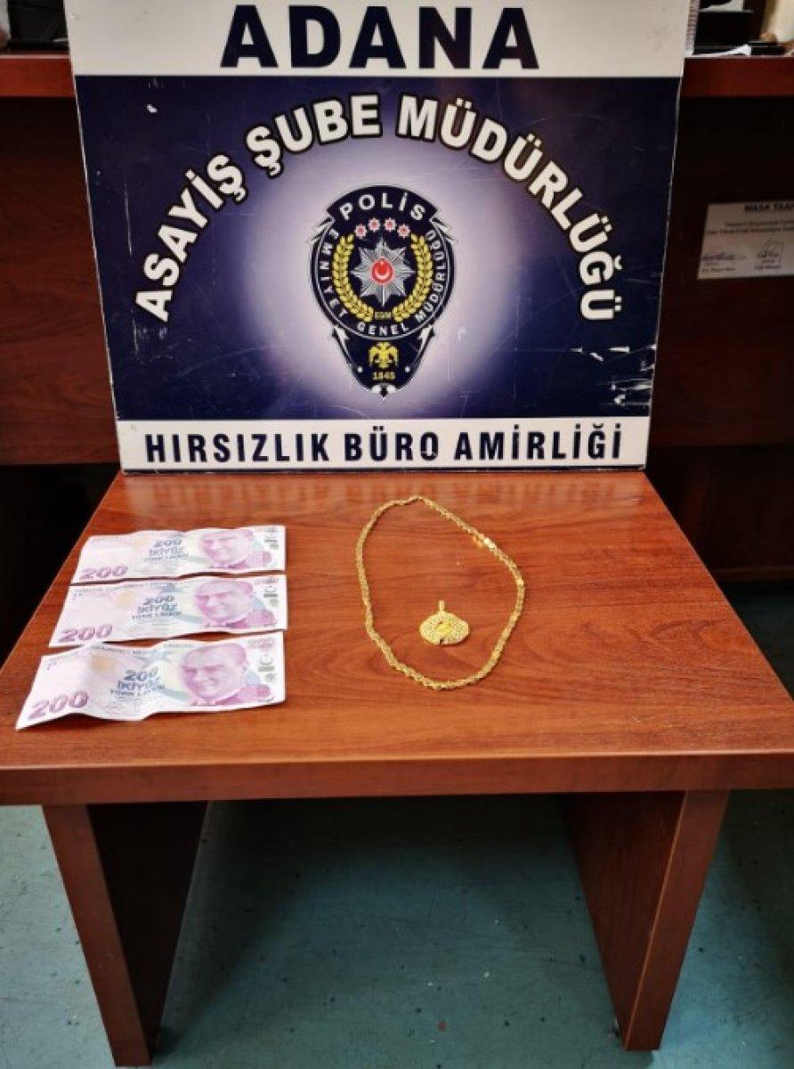 Adana'da gelin arabasını soyup kaçtılar