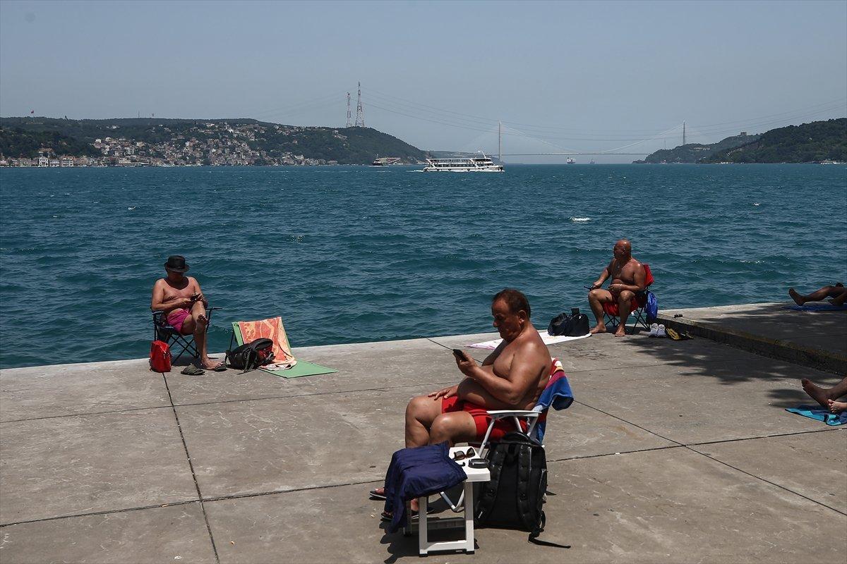 İstanbullular yine sahillere akın etti