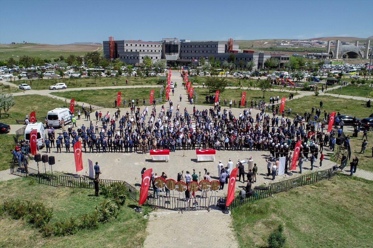 Van'da şehit olan 2 işçi, son yolculuğuna uğurlandı