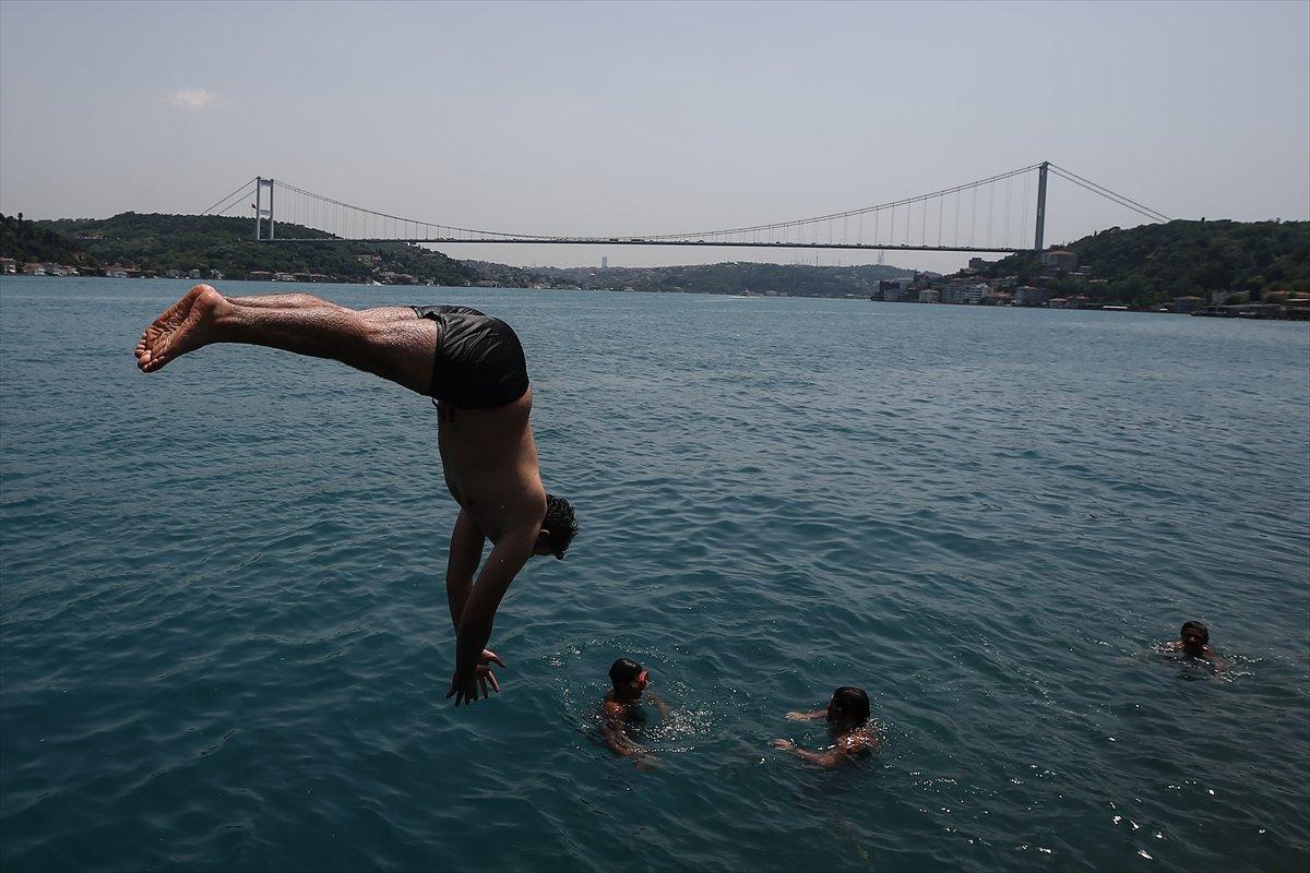 İstanbullular yine sahillere akın etti