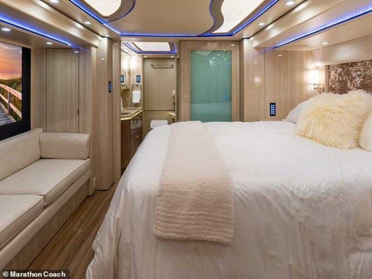 Justin Bieber ve Hailey Baldwin'in kamp tatili