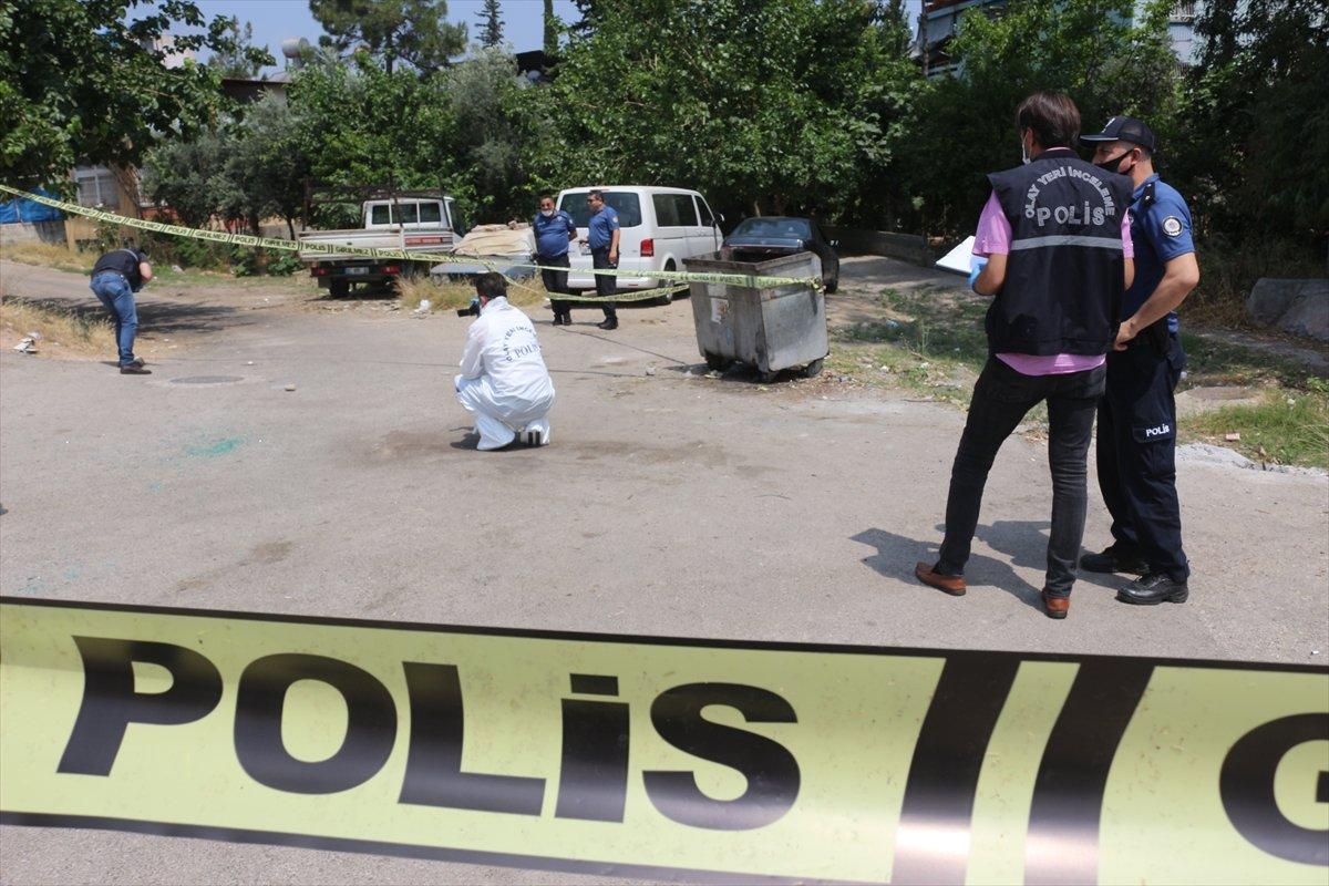 Adana'da iki kardeş, kuzenlerinin saldırısına uğradı