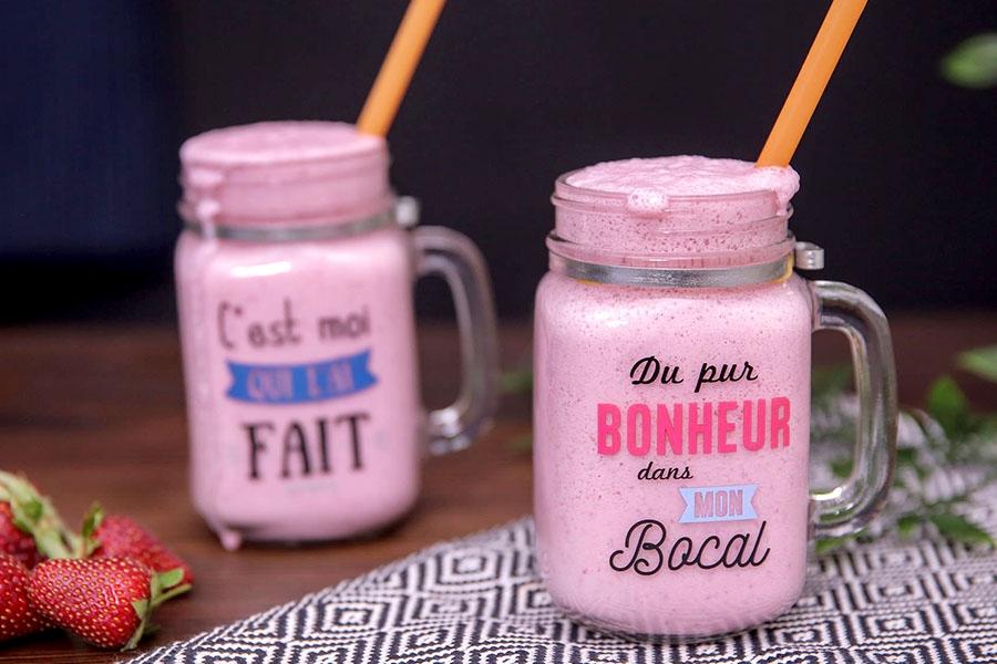 Ev yapımı Çilekli Milkshake tarifi