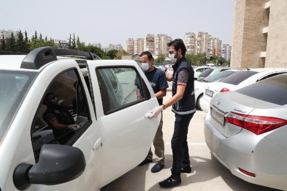 Antalya'da bir kişi ağabeyini bıçaklayarak öldürdü