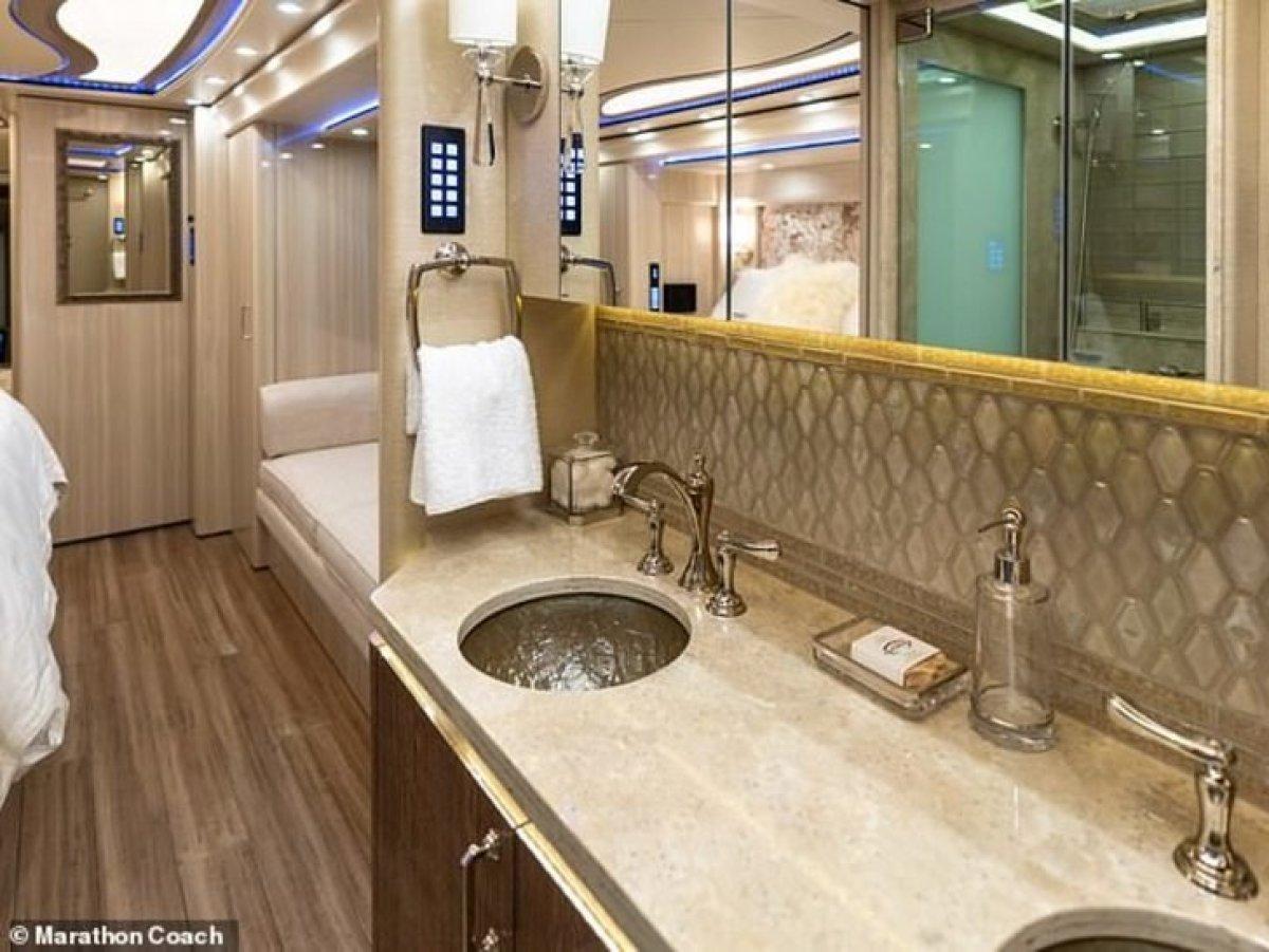 Justin Bieber ve Hailey Baldwin'in kamp tatili