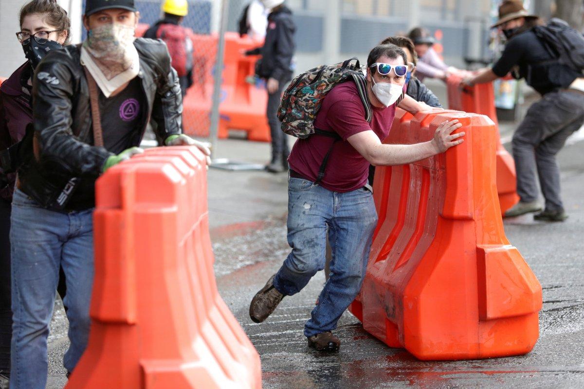 Trump: Seattle anarşistlerden temizlenmezse ben yaparım