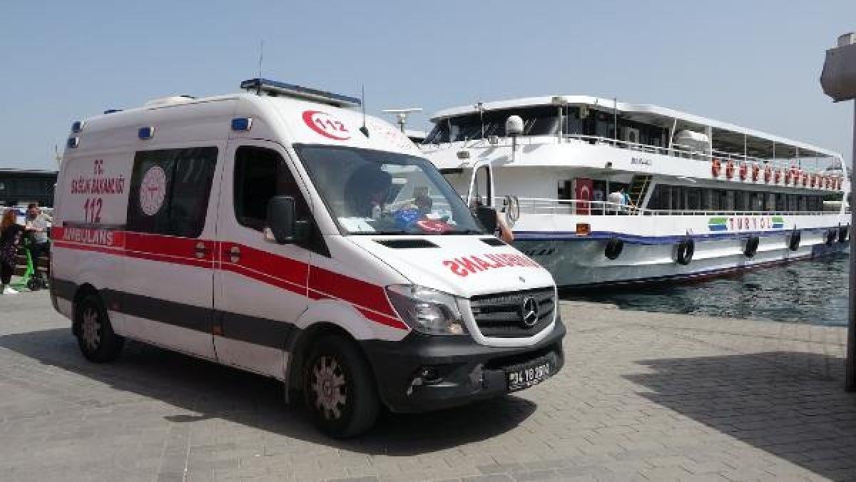 İstanbul'da başı dönen yaşlı adam, denize düştü