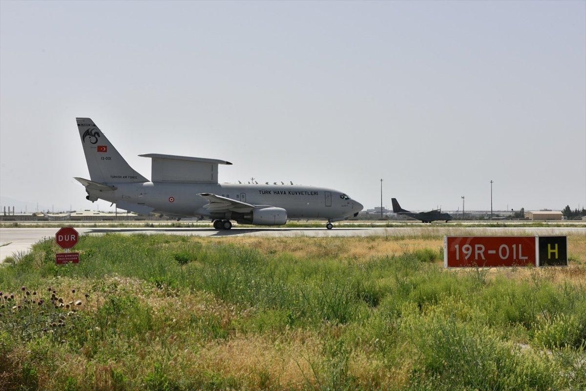 TSK, Akdeniz'de açık deniz eğitimi yaptı