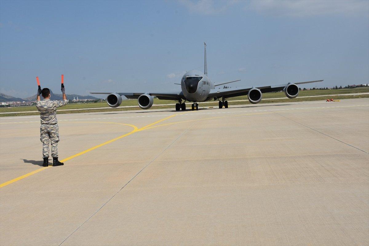 TSK, Akdeniz'de açık deniz eğitimi yaptı