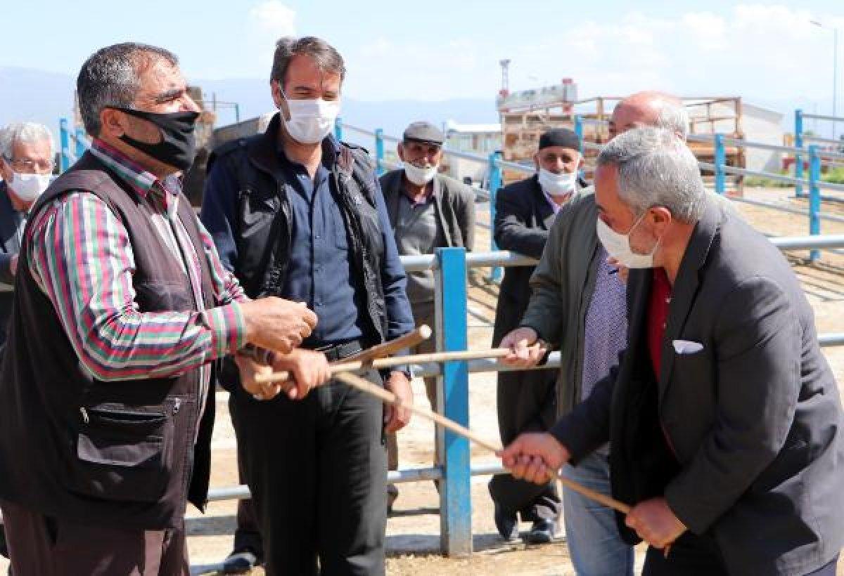 Hayvan pazarlarında yeni dönem: Sopalı pazarlık