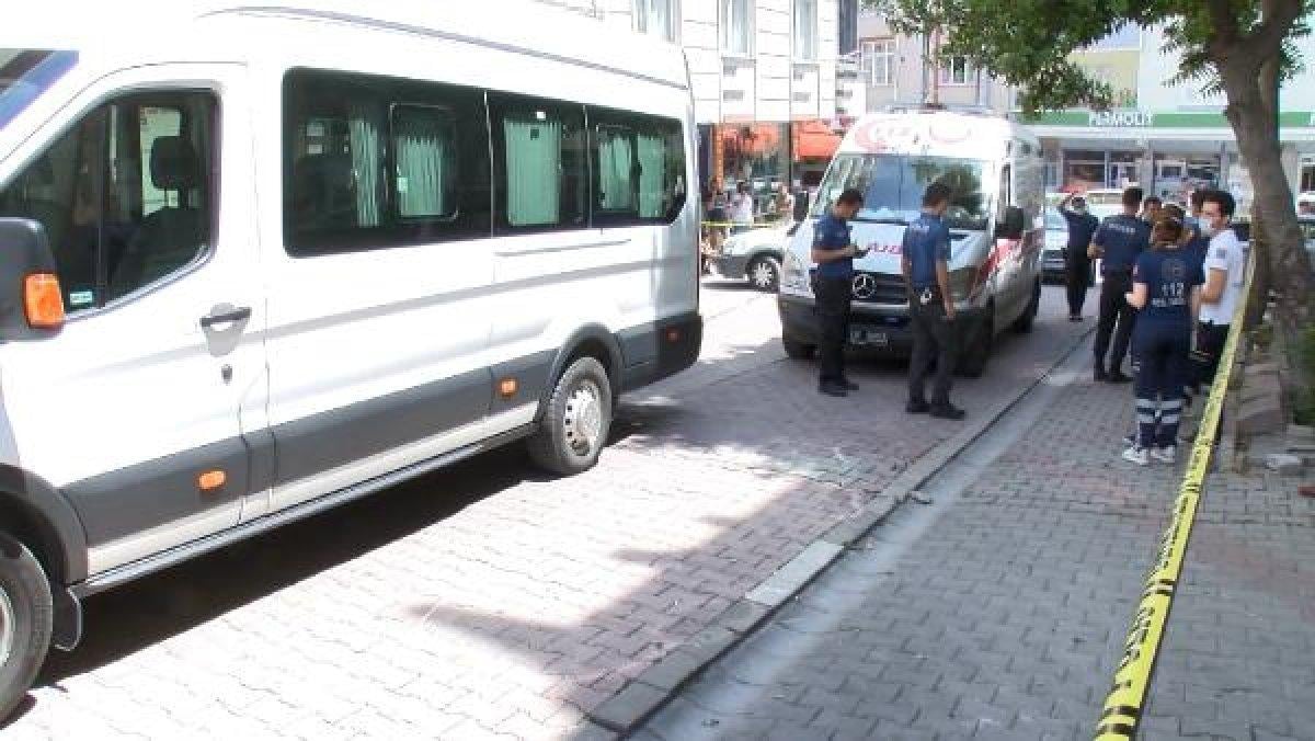 Esenyurt'ta 3 yaşındaki çocuk minibüsün altında can verdi