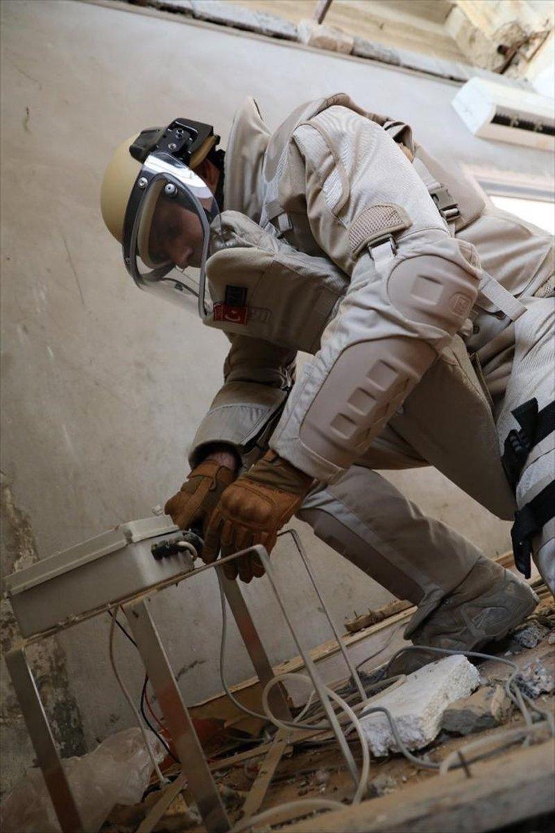 Türk askeri Libya'da mayınları temizliyor