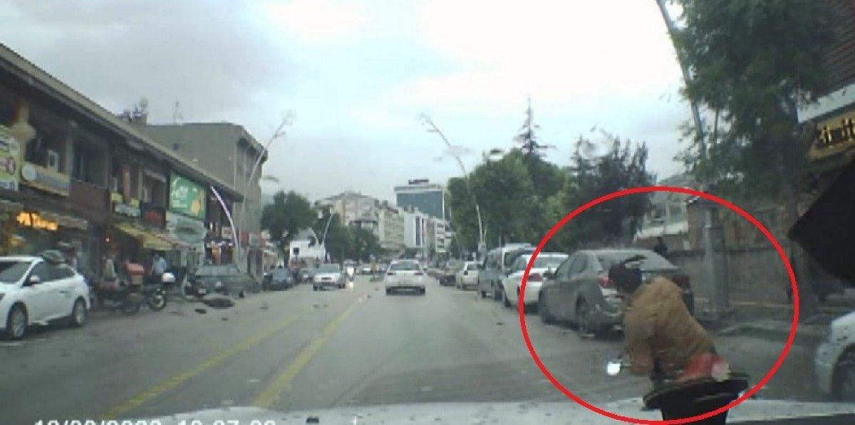 Tokat'ta ezilmekten son anda kurtulan motosikletli