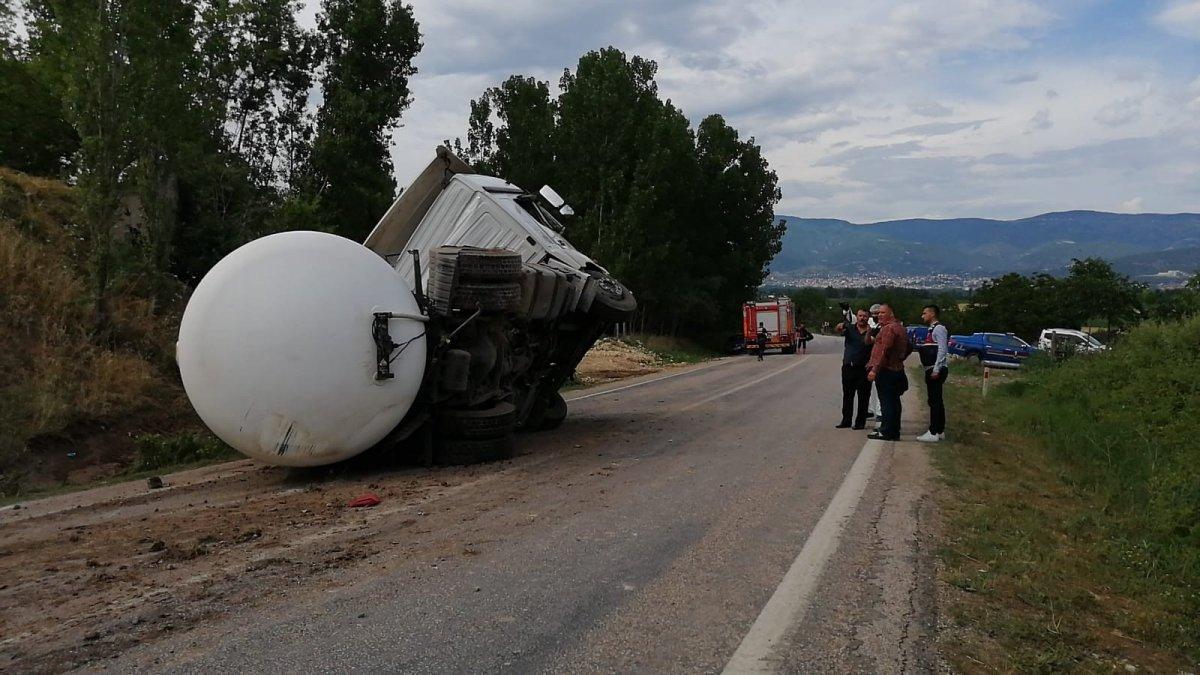 Tokat'ta LPG yüklü tır ile minibüs çarpıştı: 6 yaralı