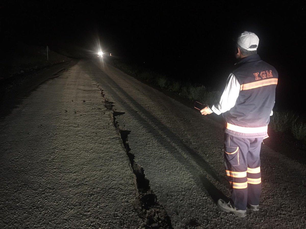 Bingöl Valiliği'ne deprem sonrası 500 bin lira ödenek