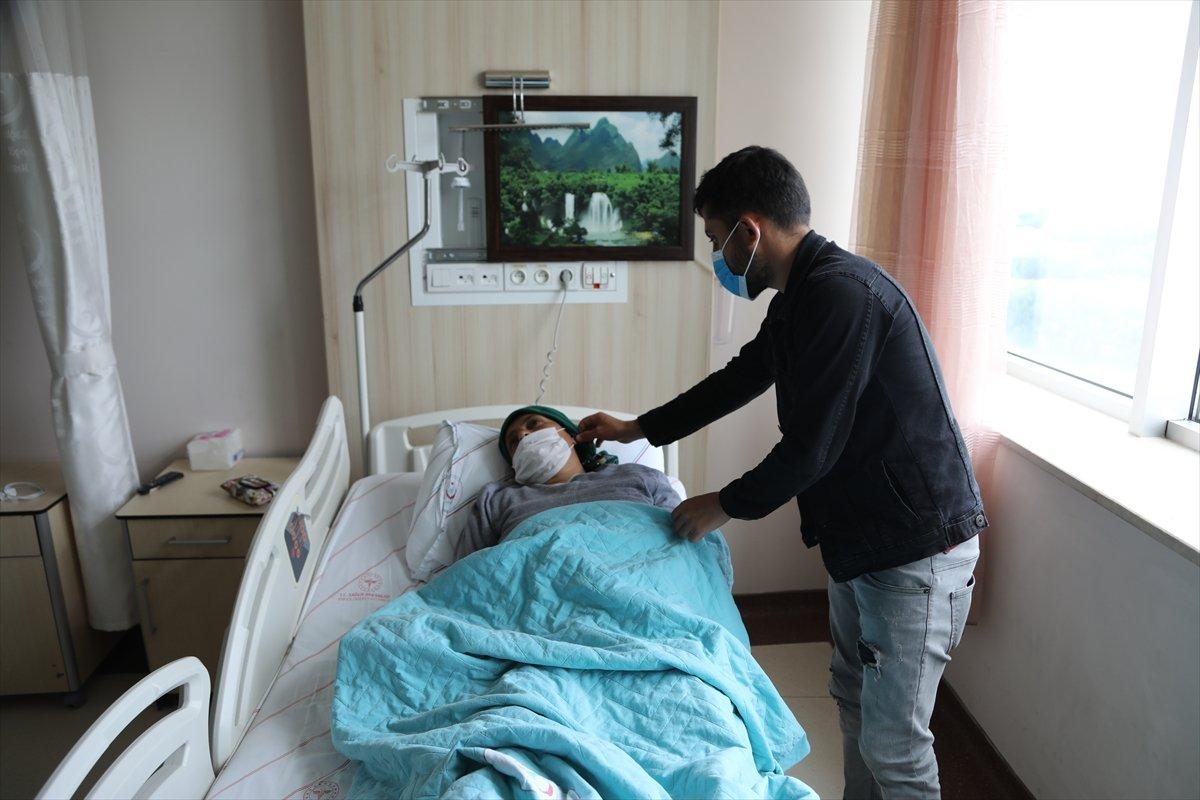 Bingöl'de enkazdan çıkarılan kadın o anları anlattı