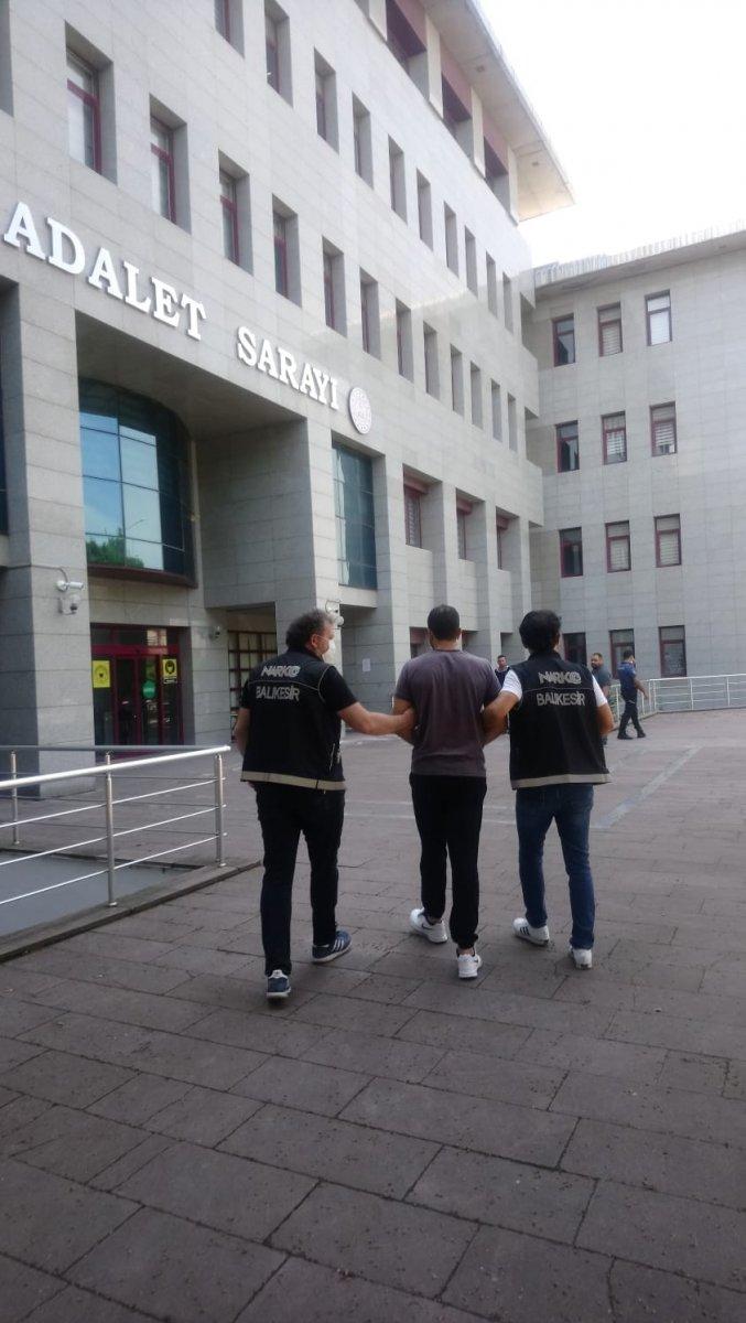 Balıkesir'de 1 milyon değerinde uyuşturucu operasyonu