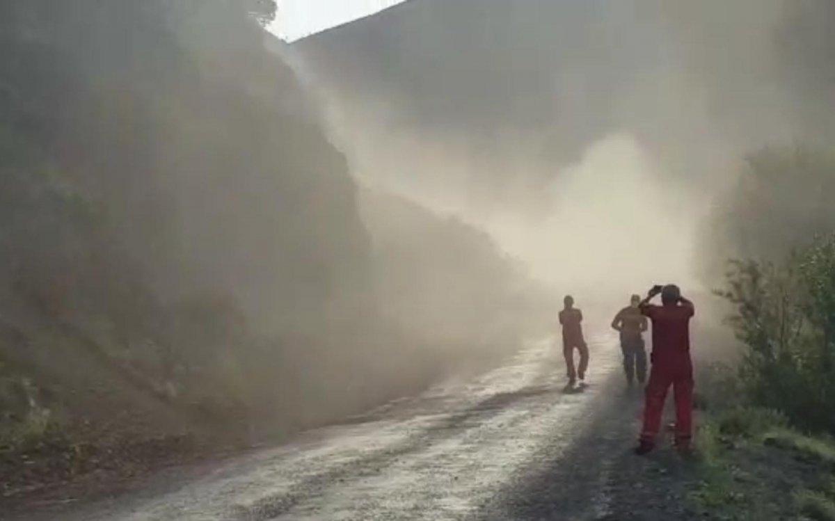 Bingöl’de deprem sonrası heyelan anı kamerada