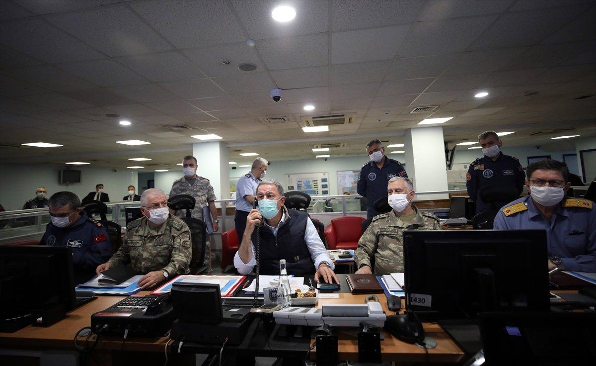 Milli Savunma Bakanı Hulusi Akar, Harekat Merkezi'nde