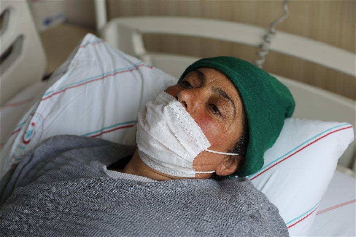 Bingöl'de enkazdan çıkarılan kadın o anları anlattı