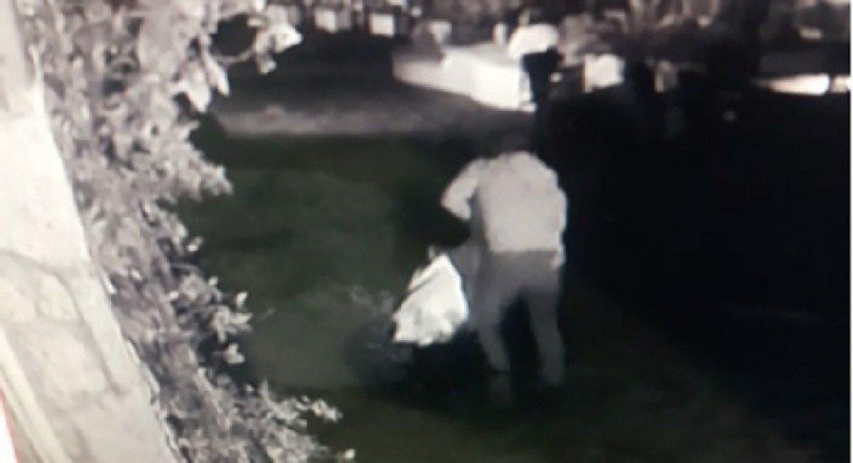 İzmir'de cep telefonu hırsızları polise takıldı